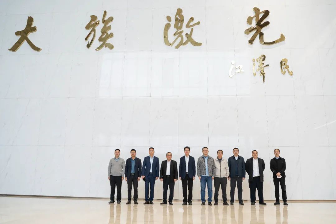 壹定发光伏与浙江泰衢签署光伏产业战略合作协议 2.jpg